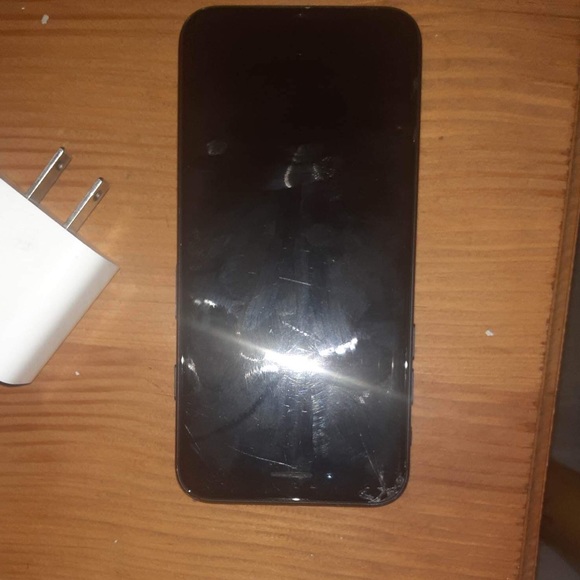 iPhone 7 - Picture 3 of 3